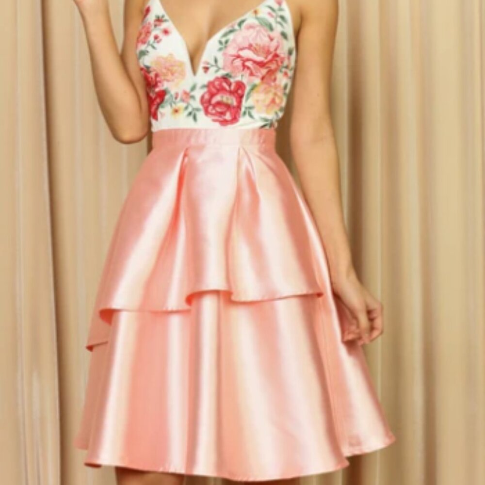 Flower Embroidered Top Flare Short Dress